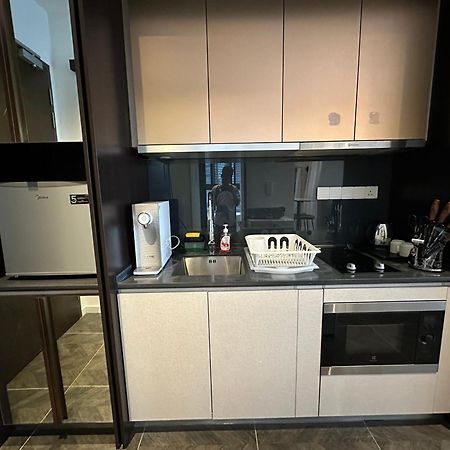 Scarletz Suites Klcc By Numa Куала-Лумпур Экстерьер фото