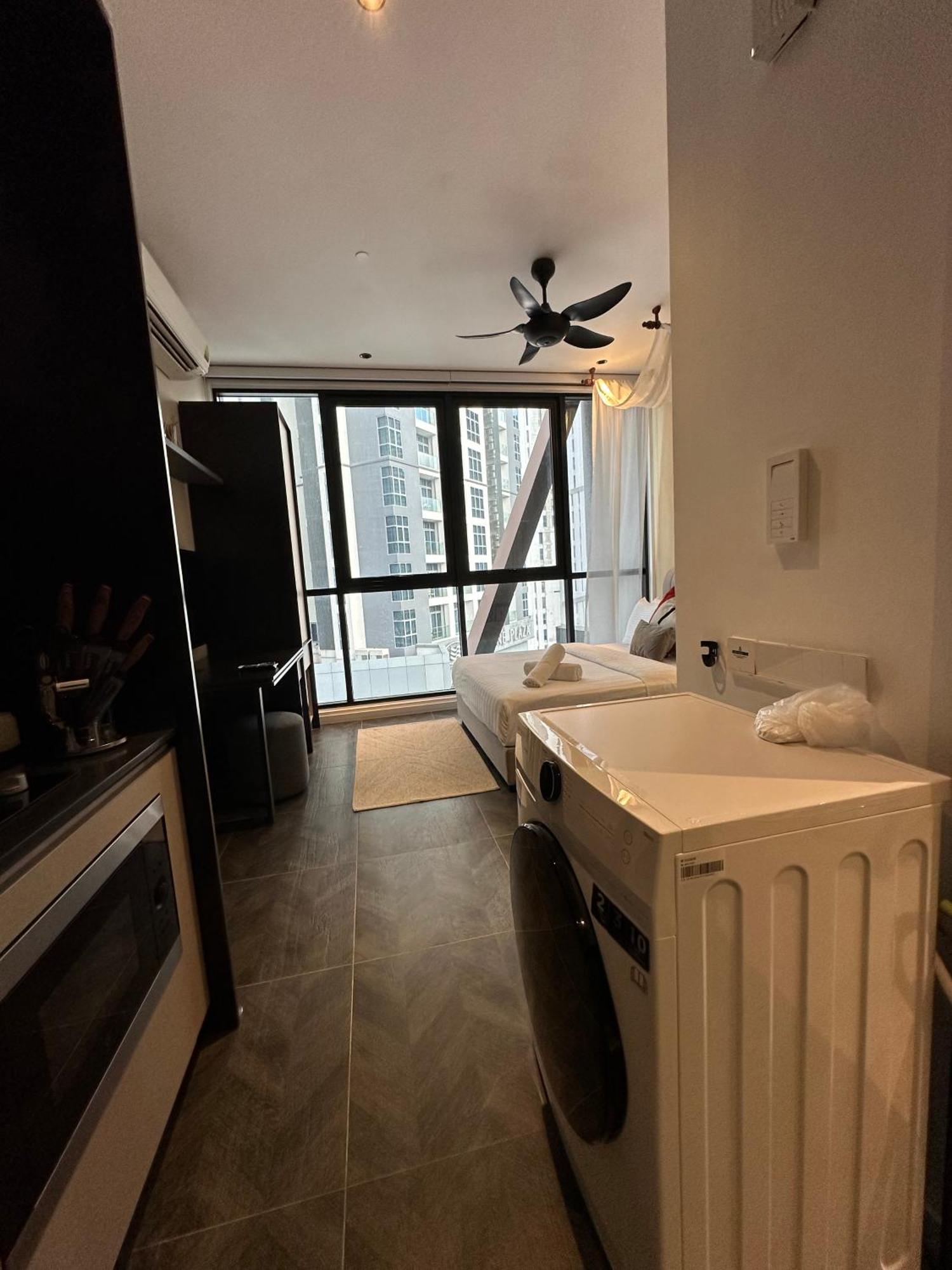 Scarletz Suites Klcc By Numa Куала-Лумпур Экстерьер фото