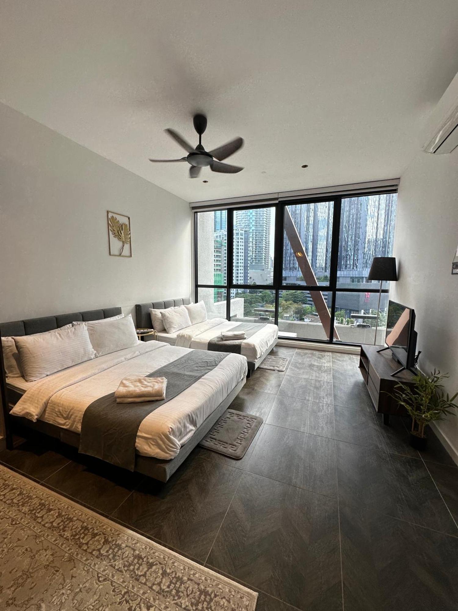 Scarletz Suites Klcc By Numa Куала-Лумпур Экстерьер фото
