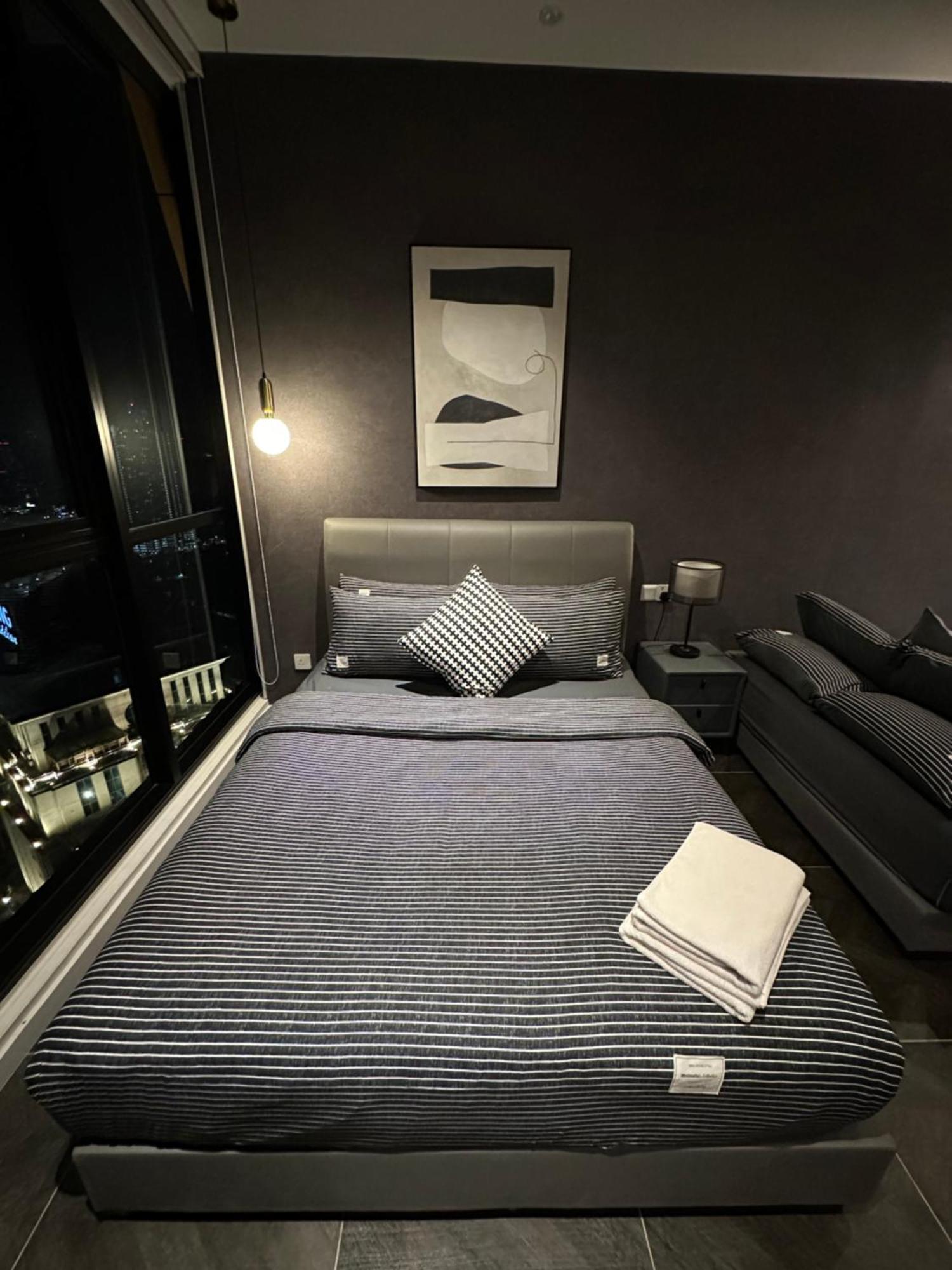 Scarletz Suites Klcc By Numa Куала-Лумпур Экстерьер фото