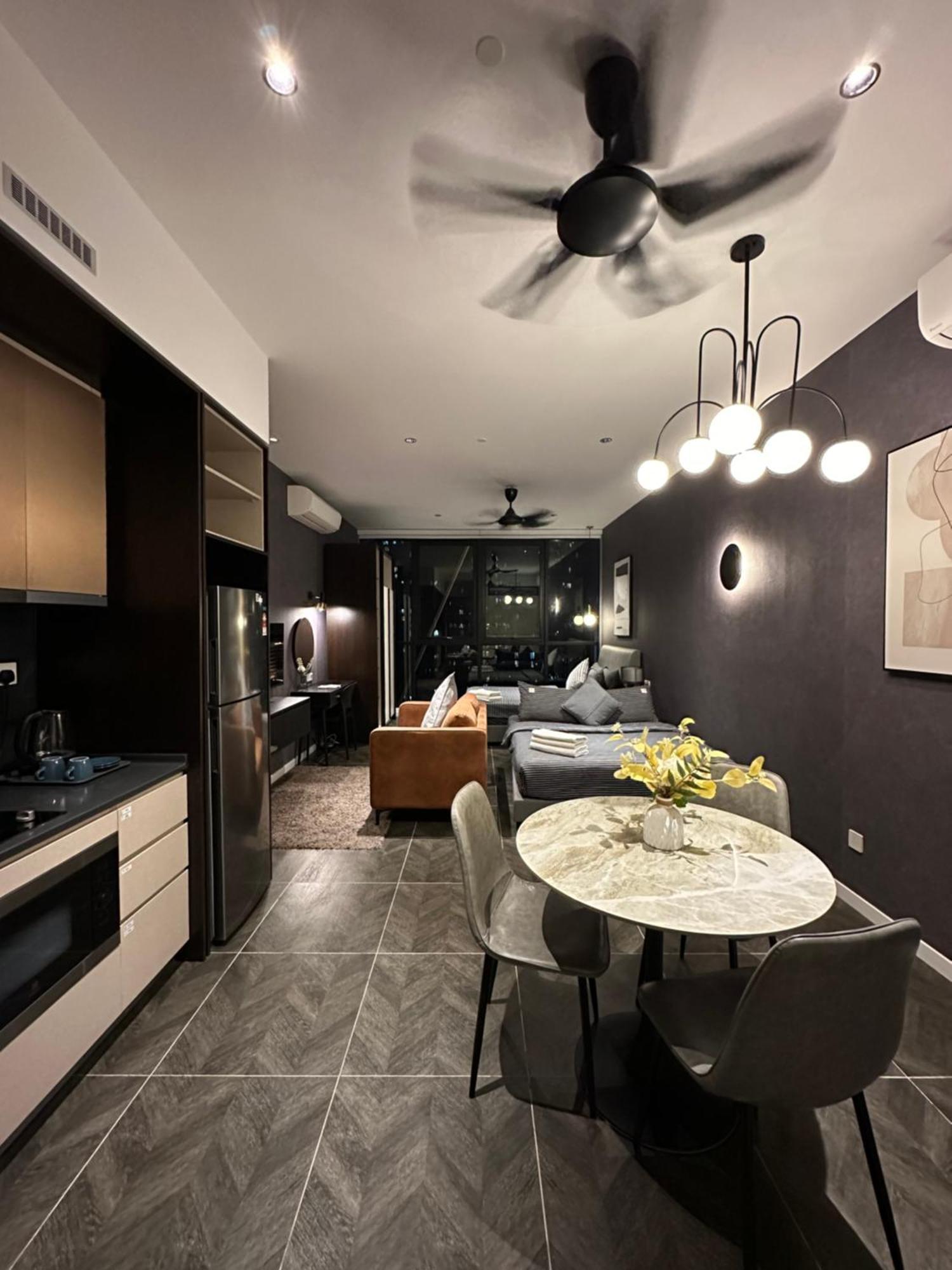 Scarletz Suites Klcc By Numa Куала-Лумпур Экстерьер фото